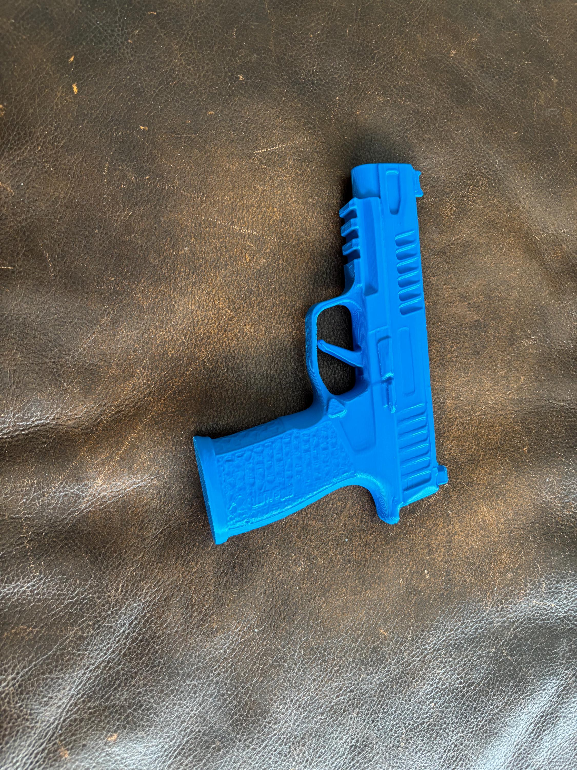 Sig P365 Fuse 1:1 model/replica for leather holster making