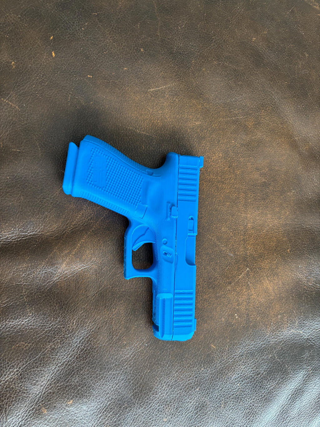 Glock 19 Gen 5 9mm 1:1 model/replica pistol for leather holster making