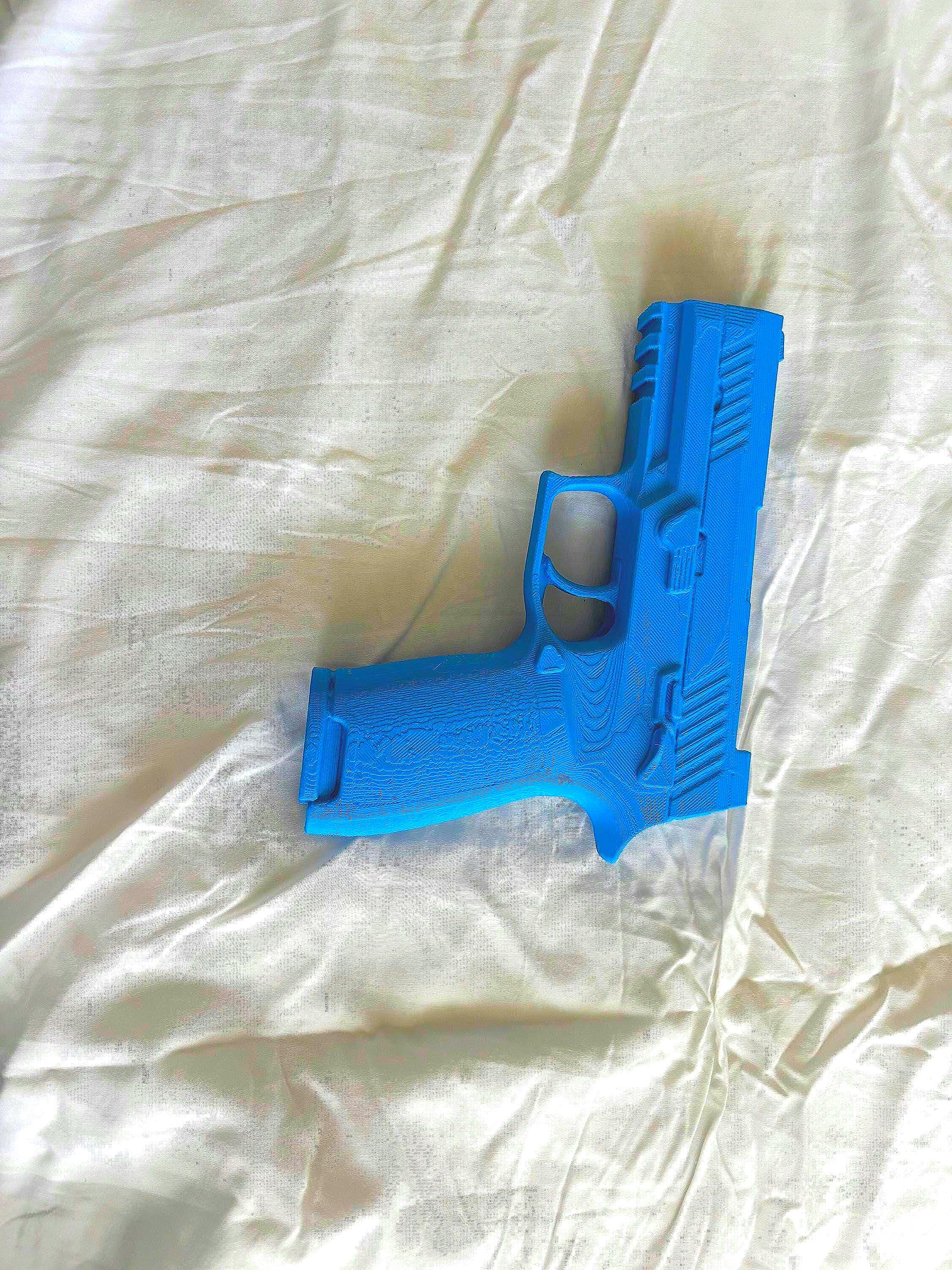 Sig P320 / M18 1:1 model for leather holster making